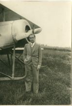 Antoni de Gaztañondo primer pilot format a l'Escola d'Aviació de Barcelona  29, de juny de 1929