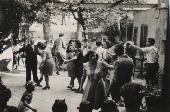 Festa al jardi de casa (cal Meriquildo) any 1944