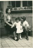 La Mare L'oncle Jordi i la faluga de la Matilde- Carme- maig 1950