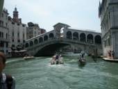 Fotografia del Pont de Rialto feta desde el Vaporetto, Venecia, Juny-2010